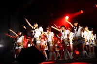 LinQ LIVEHOUSE CIRQUIT 2015 SPECIAL「まだまだ終わらん LinQ の『わ』大作戦!!」ファイナル公演の様子。 （写真提供：ジョブネット）