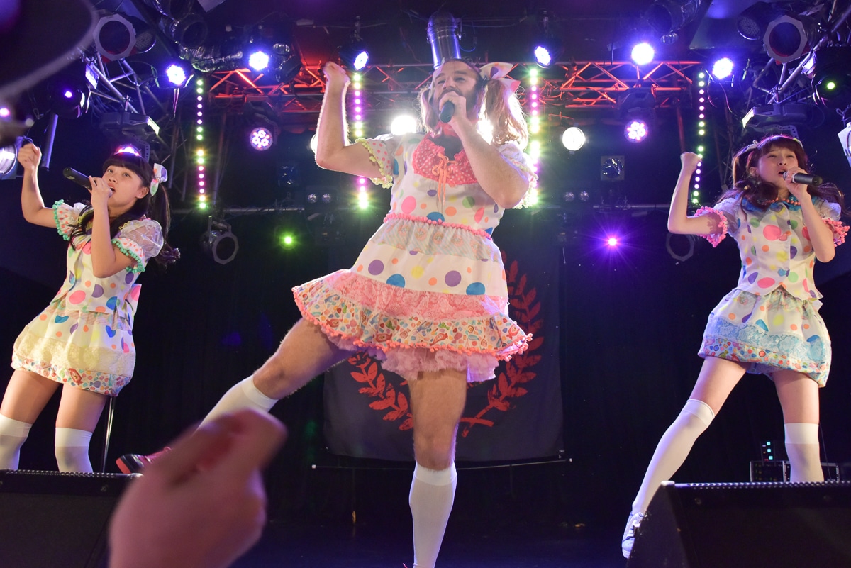 LADYBABYのライブの様子。（写真提供：クリアストーン）