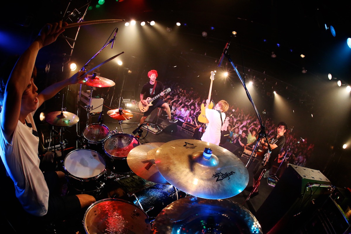 04 Limited Sazabys「CAVU tour 2015 ～Final Series～」東京・LIQUIDROOM公演の様子。（Photo by Viola Kam［V'z Twinkle］）