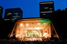 Czecho No Republic「帰ってきたドリームシャワー 夏だ！ 野音だ！ Czecho No Republicだ！ 初の日比谷野音ワンマン」の様子。 （撮影：山川哲矢）