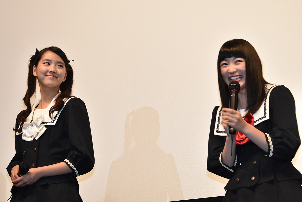 左から竹富聖花、柏木ひなた。