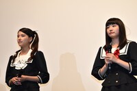 左から竹富聖花、柏木ひなた。