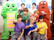 “クールなポーズ”のリクエストに応えるガチャムク超特急。