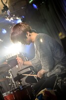 石川直吉（Dr）（Photo by AZUSA TAKADA）