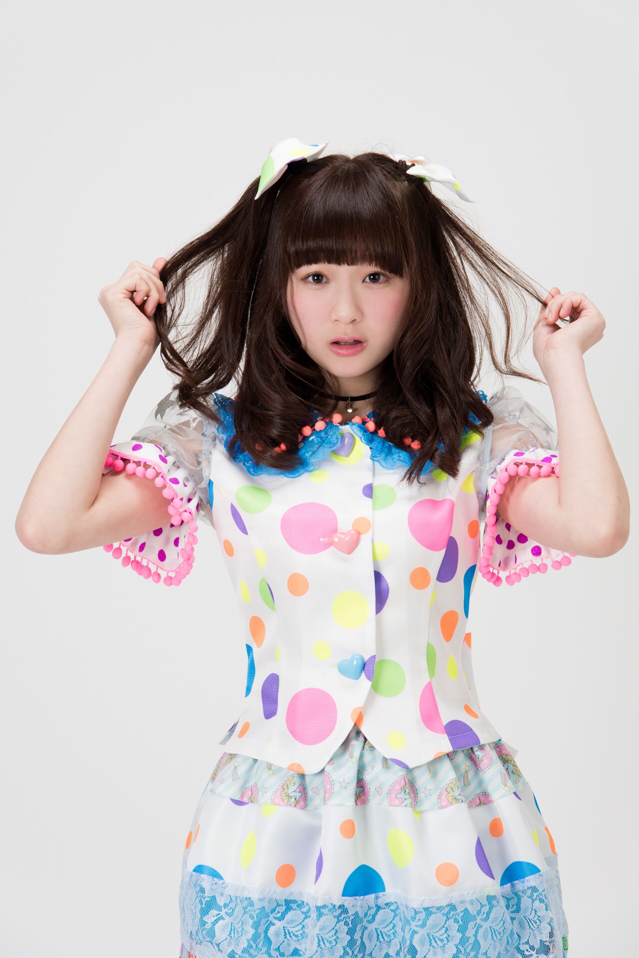 金子理江 シルバー直筆サインコスチュームカード16/70