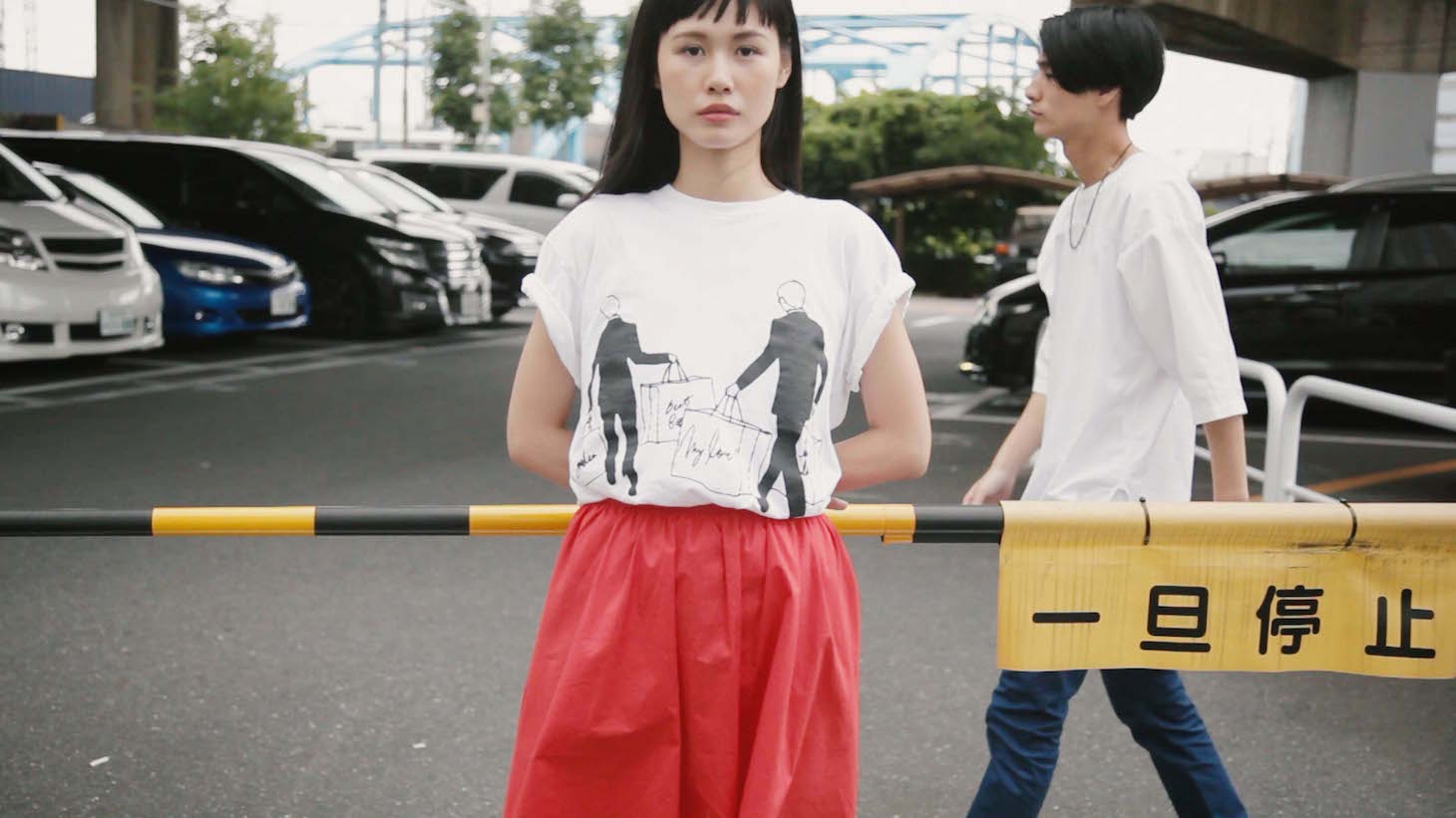 Hocori「Lonely Hearts Club」MVのワンシーン。