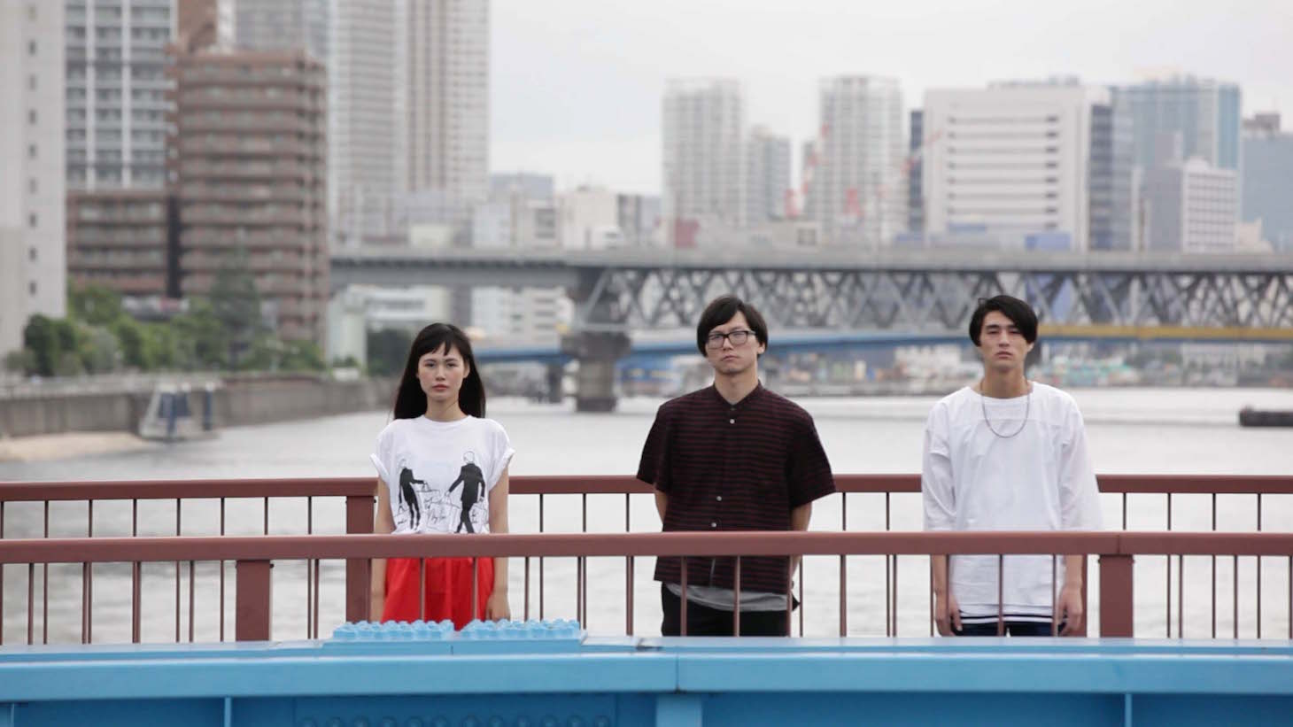 Hocori「Lonely Hearts Club」MVのワンシーン。