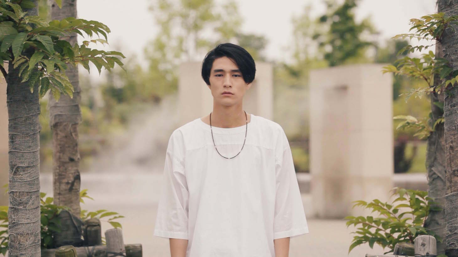 Hocori「Lonely Hearts Club」MVのワンシーン。