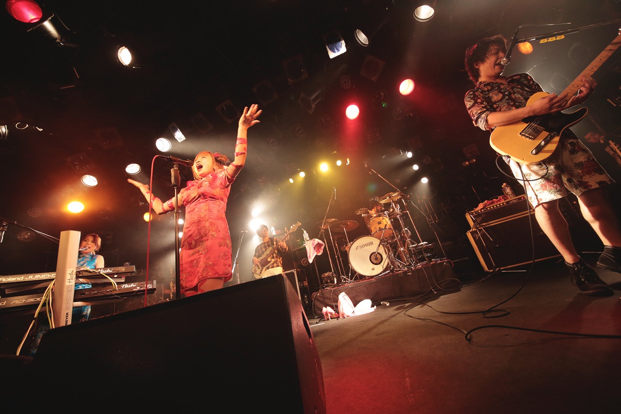 アカシック「『DANGEROUS くノ一』ツアー」 東京・渋谷CLUB QUATTRO公演の様子。（撮影：ハヤシサトル）