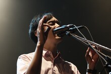 高城晶平（Vo, Flute, G）（撮影：三浦知也）