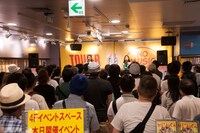 東京・タワーレコード渋谷店でのFaint★Star「PL4E」発売記念イベントの様子。（写真提供：Faint Star Tokyo）