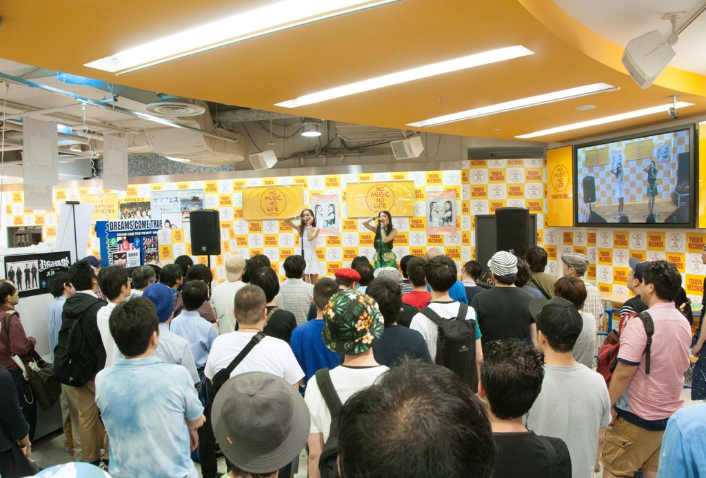 東京・タワーレコード新宿店でのFaint★Star「PL4E」発売記念イベントの様子。（写真提供：Faint Star Tokyo）
