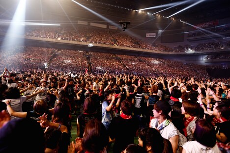 ONE OK ROCK「ONE OK ROCK 2015 “35xxxv” JAPAN TOUR」埼玉・さいたまスーパーアリーナ公演の様子。（Photo by Hajime Kamiiisaka）