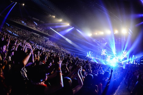 ONE OK ROCK「ONE OK ROCK 2015 “35xxxv” JAPAN TOUR」埼玉・さいたまスーパーアリーナ公演の様子。（Photo by RUI HASHIMOTO[SOUND SHOOTER]）