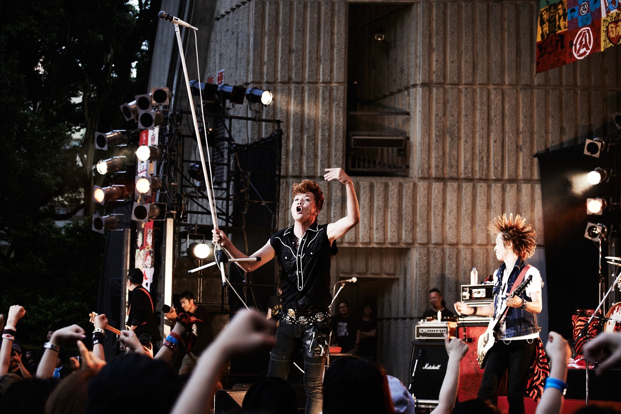SA「BRING IT ON FINAL＜結＞」東京・日比谷野外大音楽堂公演の様子。（撮影：吉田孝幸）