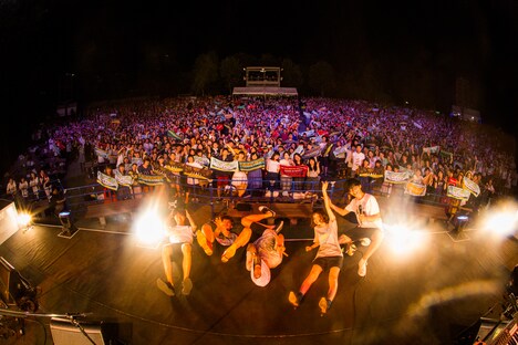 フィナーレでの記念撮影。 （撮影：山川哲矢）