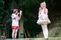 左からしふぉん、ようなぴ。（撮影：荻原楽太郎） (c)2015 SANRIO CO.,LTD.