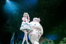 左からようなぴ、シナモン。（撮影：荻原楽太郎） (c)2015 SANRIO CO.,LTD.