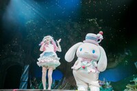 左からようなぴ、シナモン。（撮影：荻原楽太郎） (c)2015 SANRIO CO.,LTD.