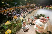 「サンリオピューロランドでゆるめるモ!~ようなぴドリームワールド2~」の様子。(撮影:荻原楽太郎) (c)2015 SANRIO CO.,LTD.