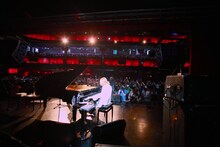 X JAPANアコースティックライブの様子。（写真提供：HYPER JAPAN）