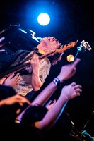 長谷川プリティ敬祐（B）（撮影：浜野カズシ）