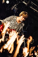 go!go!vanillasに加入した柳沢進太郎（G）。（撮影：浜野カズシ）