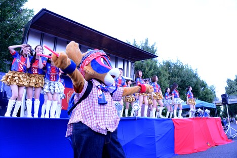 アイドリング!!!による「Cheering You!!!」リリース記念イベントの様子。