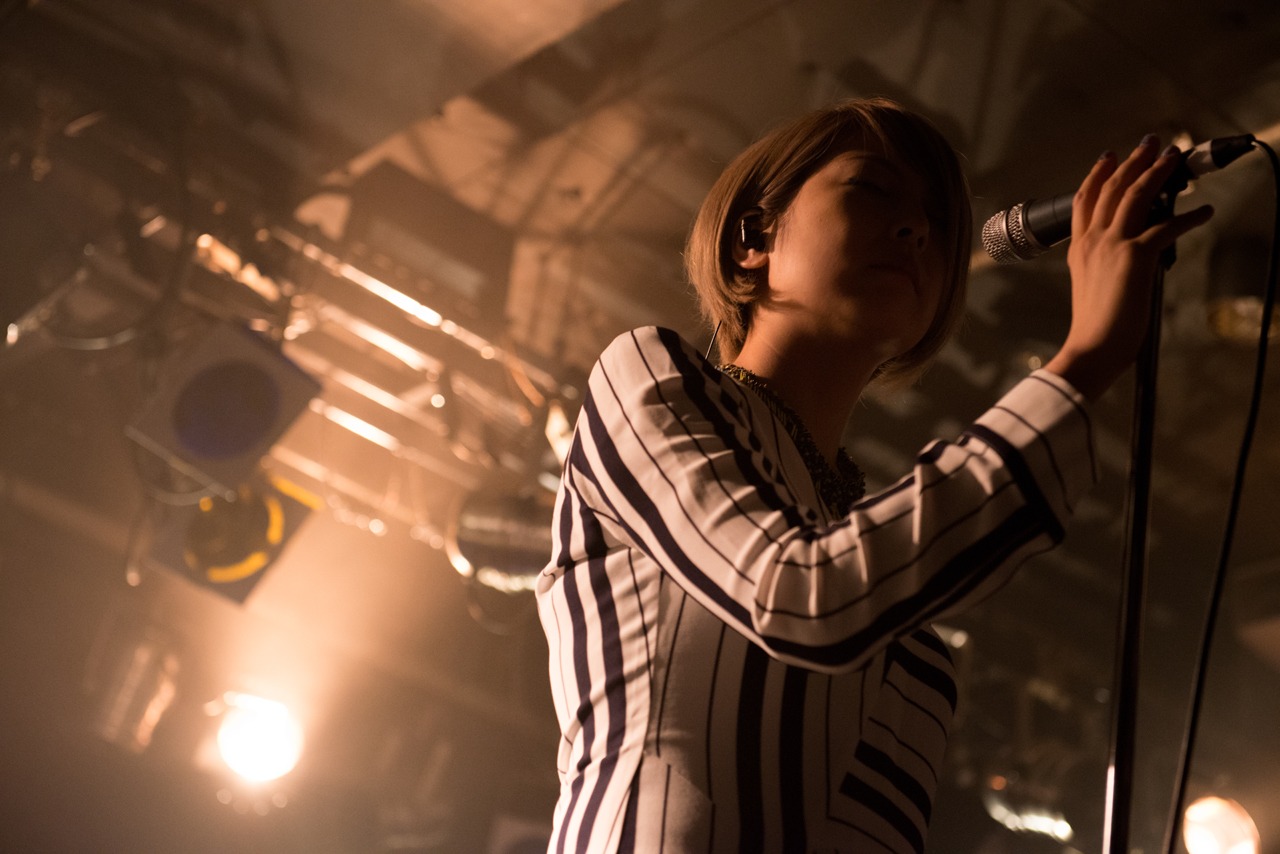 内村友美（Vo）（Photo by kinoco）