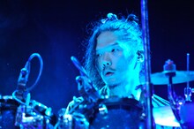 庄村聡泰（Dr / [Alexandros]）（写真提供：JAPAN NIGHT実行委員会）