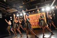 Cheeky Parade「M.O.N.ST＠R / カラフルスターライト」発売記念イベントの様子。