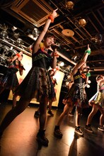 Cheeky Parade「M.O.N.ST＠R / カラフルスターライト」発売記念イベントの様子。