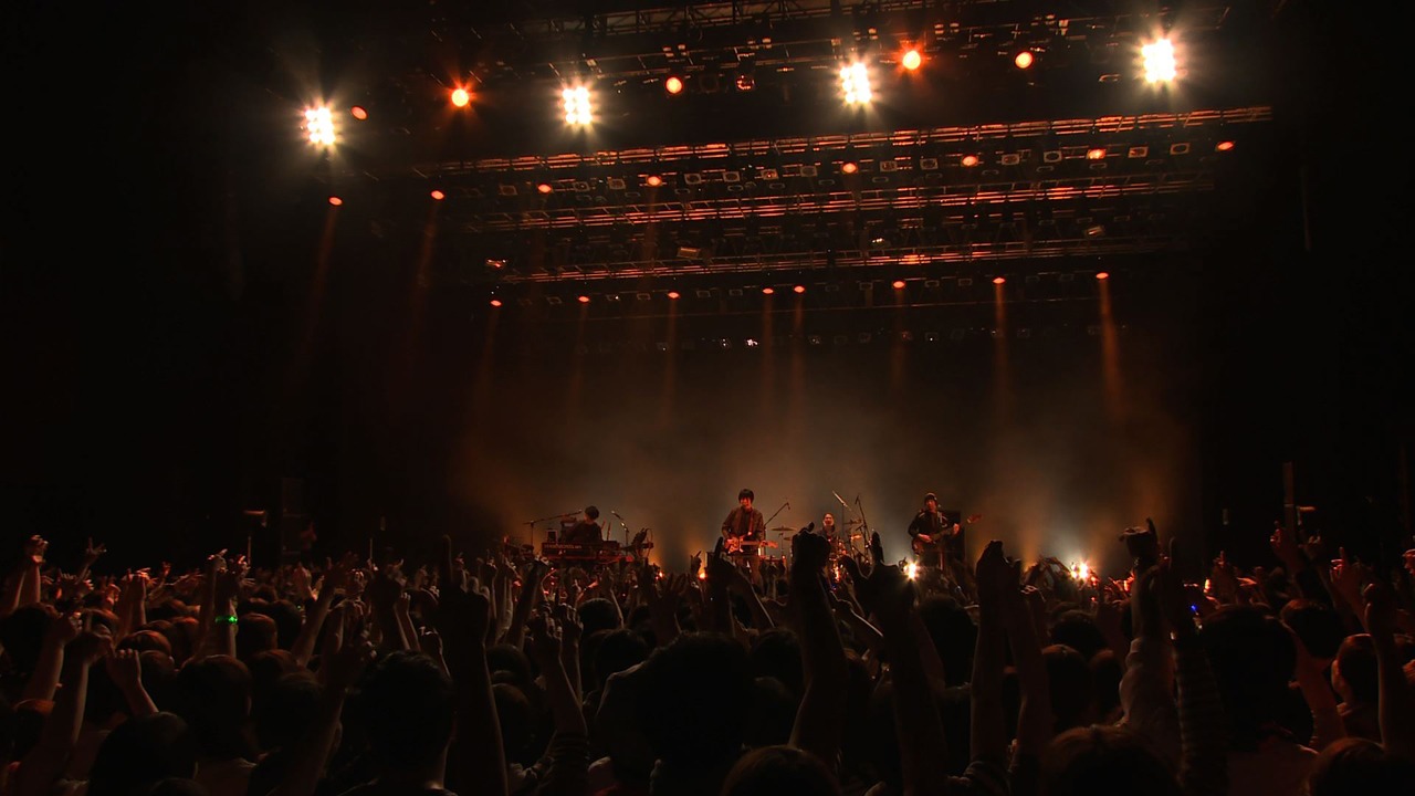 フジファブリック「フジファブリックLIVE TOUR2015“はじまりましツアー”」東京・EX THEATER ROPPONGI公演の様子。（写真提供：テレビ朝日）