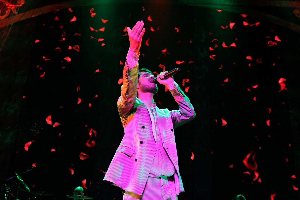 平井堅（写真提供：アリオラジャパン）