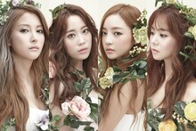 KARA。左からパク・ギュリ、ハン・スンヨン、ク・ハラ、ホ・ヨンジ。