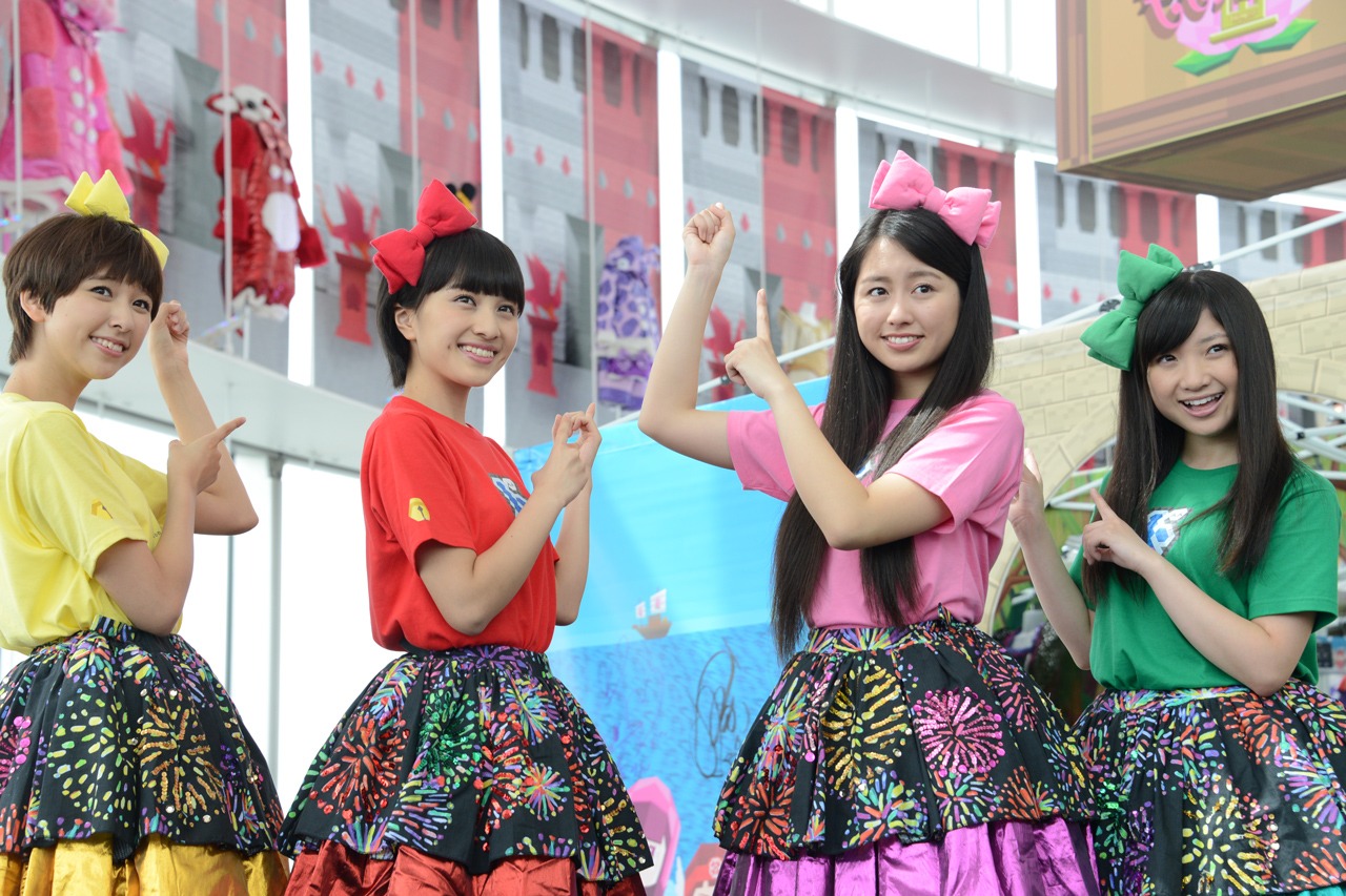 左から玉井詩織、百田夏菜子、佐々木彩夏、有安杏果。