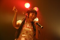 KOTOによるライブの様子。 （写真提供：スパイラルミュージック）