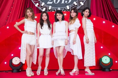 日比谷野外大音楽堂のステージに立つ9nine。（写真提供：レプロエンタテインメント）