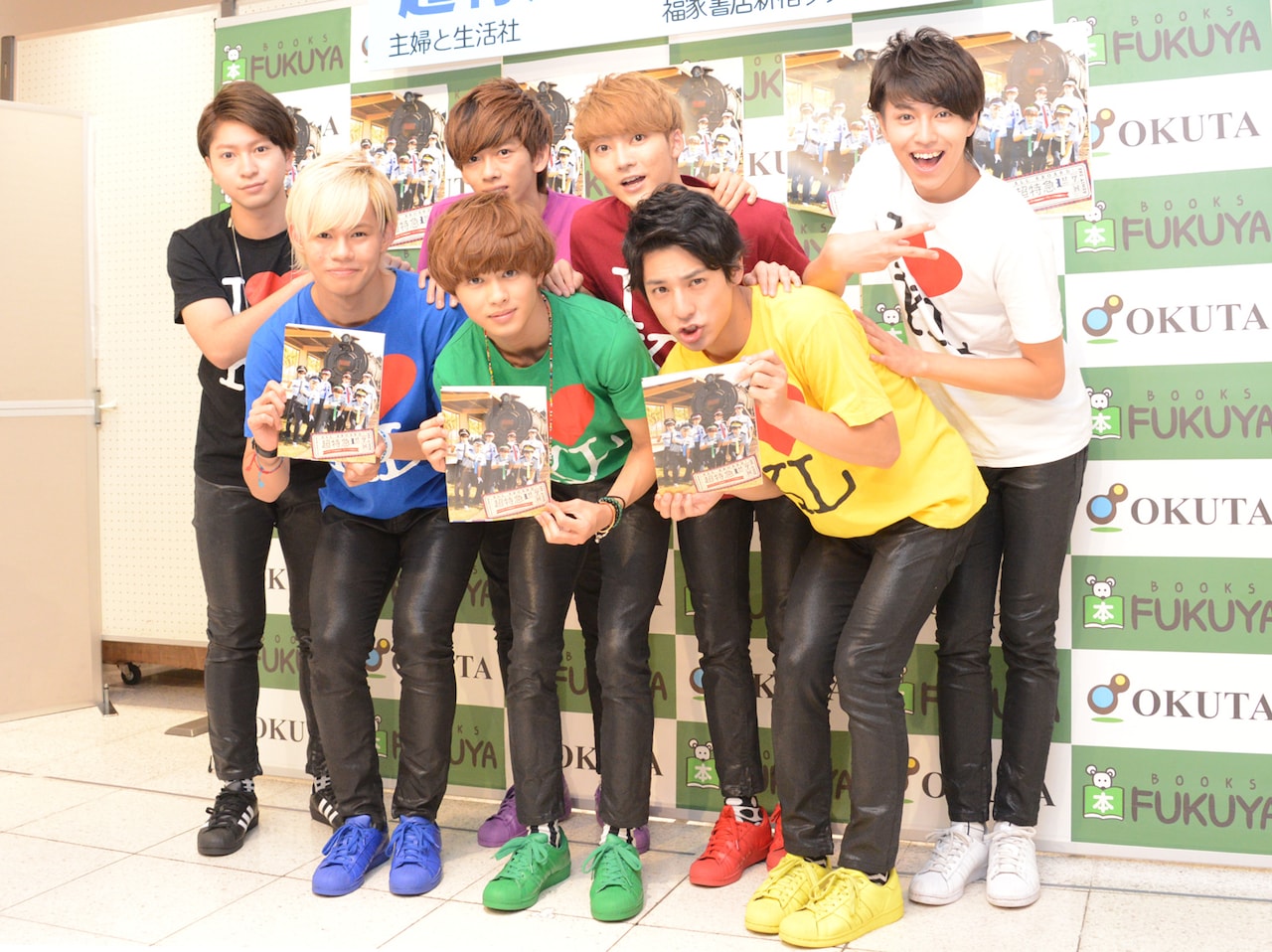 初写真集は101点！超特急、出版イベントでマレーシアの思い出語る