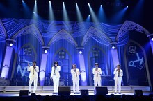 ゴスペラーズ「ゴスペラーズ坂ツアー2014～2015"G20"」沖縄・沖縄コンベンションセンター公演の様子。（撮影：緒車寿一）