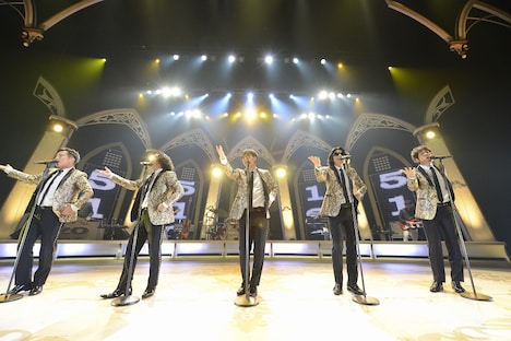 ゴスペラーズ「ゴスペラーズ坂ツアー2014～2015"G20"」沖縄・沖縄コンベンションセンター公演の様子。（撮影：緒車寿一）