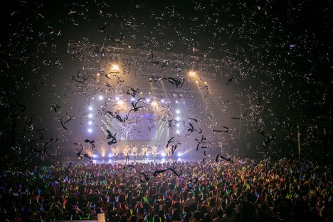 超特急のツアー初日公演の様子。（撮影：米山三郎［SignaL］）