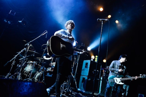 「真空ホロウ TOUR 2015梅雨 ～回想列車で全国へ。嘘です本当は機材車です。」の様子。（撮影：橋本塁[SOUND SHOOTER]）