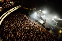 「真空ホロウ TOUR 2015梅雨 ～回想列車で全国へ。嘘です本当は機材車です。」の様子。（撮影：橋本塁[SOUND SHOOTER]）