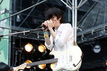 WHITE ASH（写真提供：アミューズ）