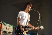 “ネギセラトップス”のギタリスト・和田唱。