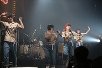 BILLIE IDLE （写真提供：ワーナーミュージック・ジャパン）