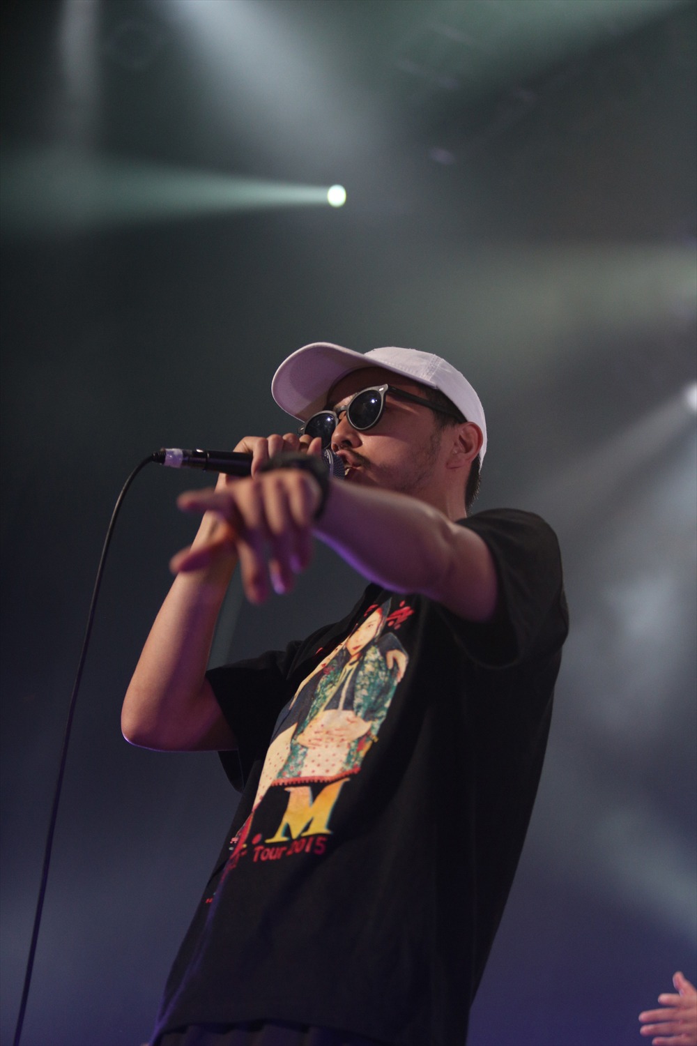 鎮座DOPENESS （写真提供：ワーナーミュージック・ジャパン）