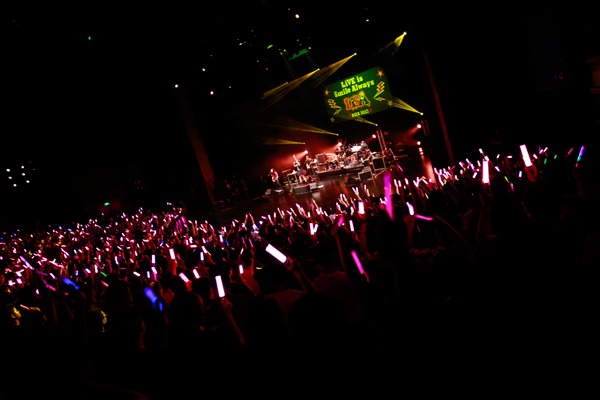 LiSAの海外ツアーよりシンガポール公演の様子。（photo by Takanori Fujishiro）