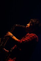 誠果（Manipulator, Sax）（写真提供：ソニー・ミュージックレコーズ）